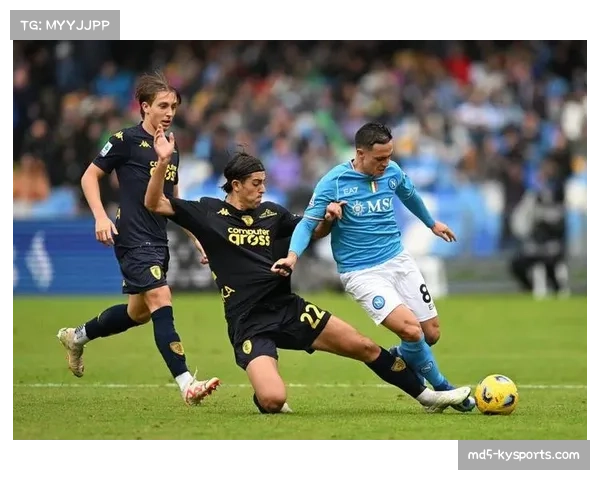 那不勒斯进攻套路多样 中场球员前插创造人数优势